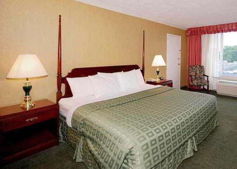 Wyndham Garden Greensboro Exterior foto