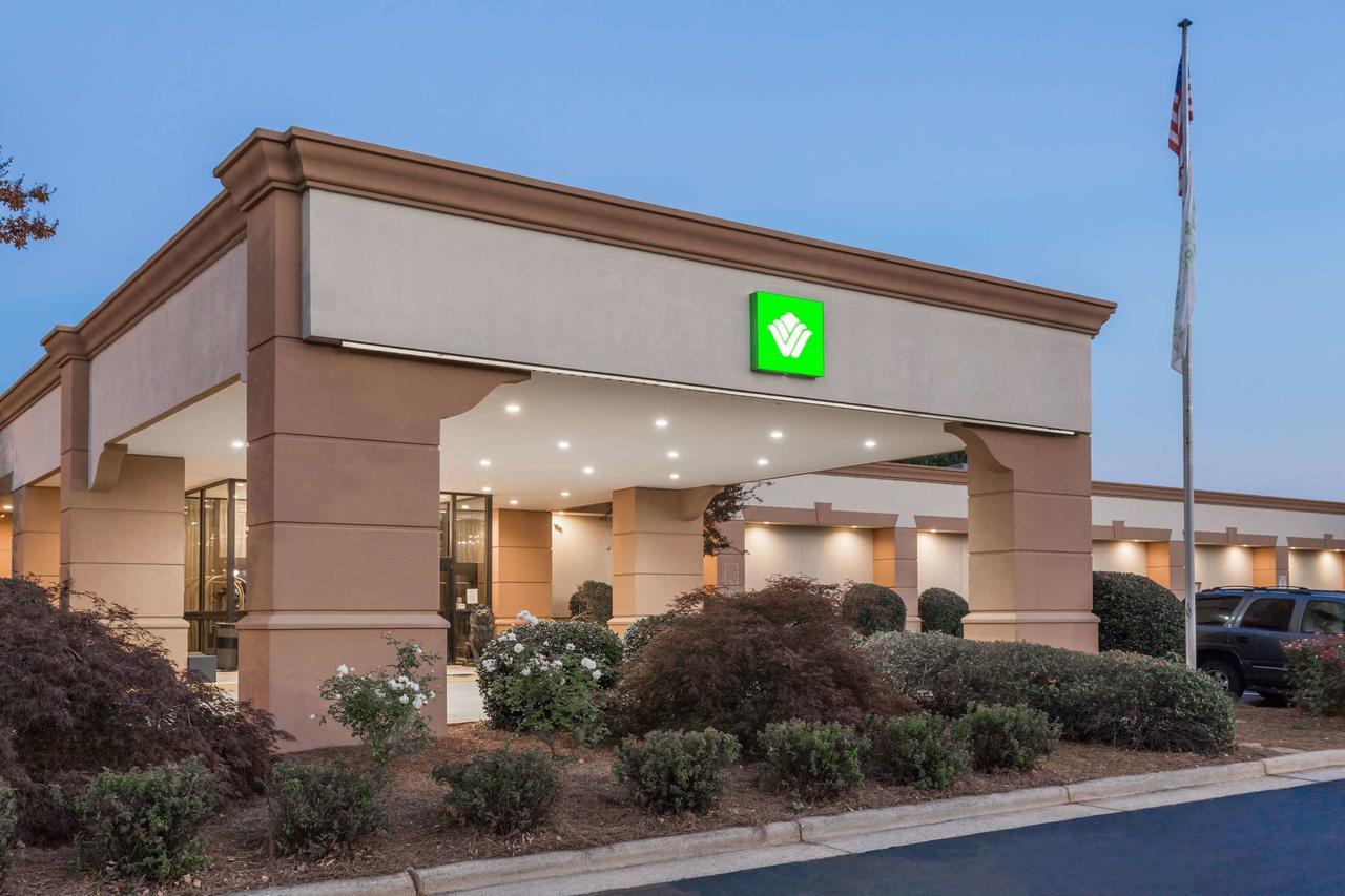 Wyndham Garden Greensboro Exterior foto