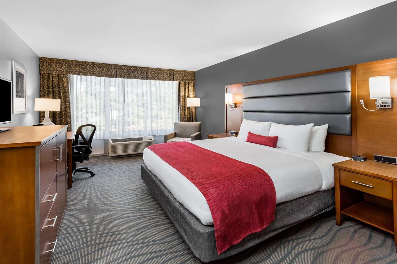 Wyndham Garden Greensboro Exterior foto