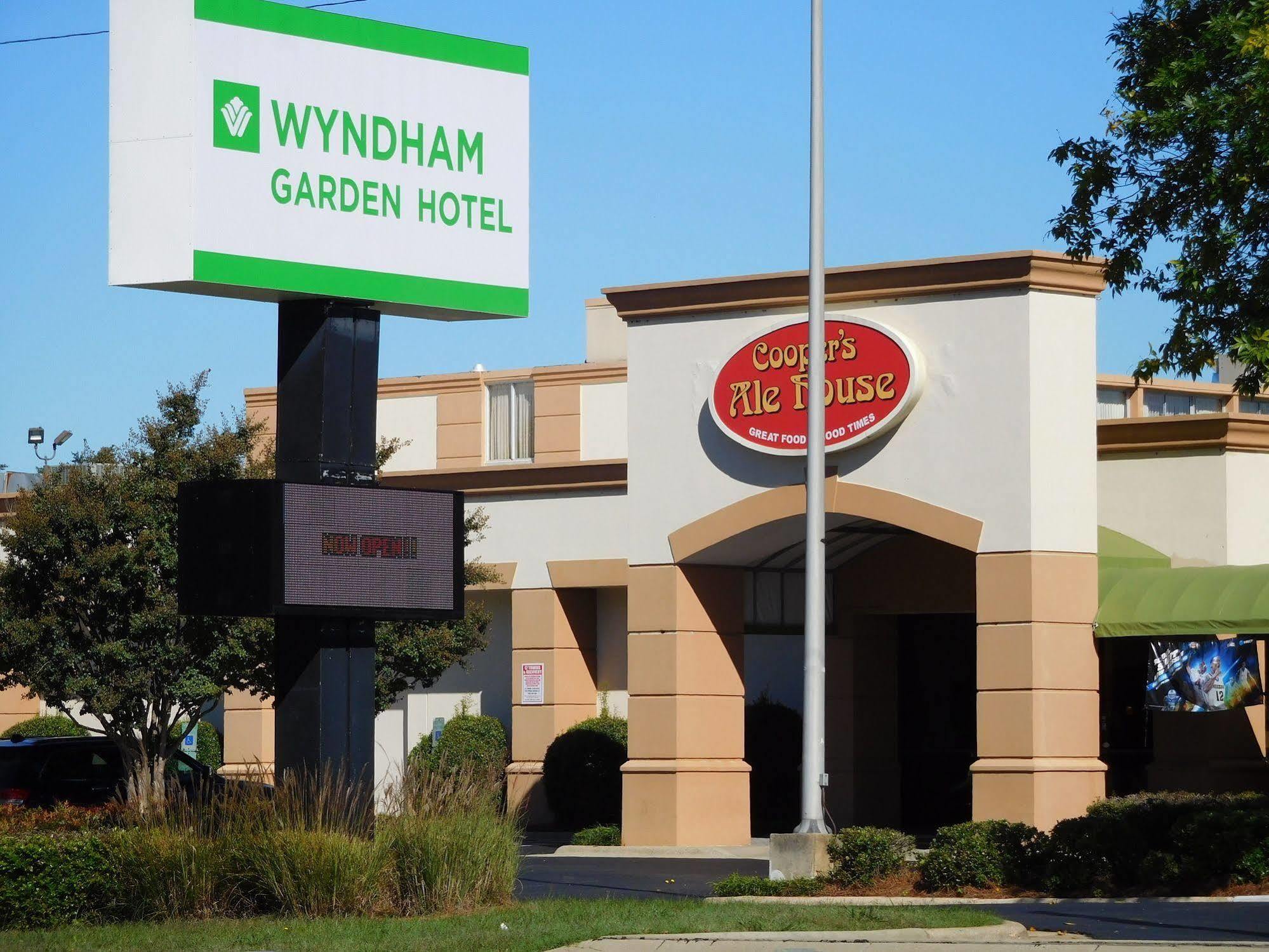 Wyndham Garden Greensboro Exterior foto