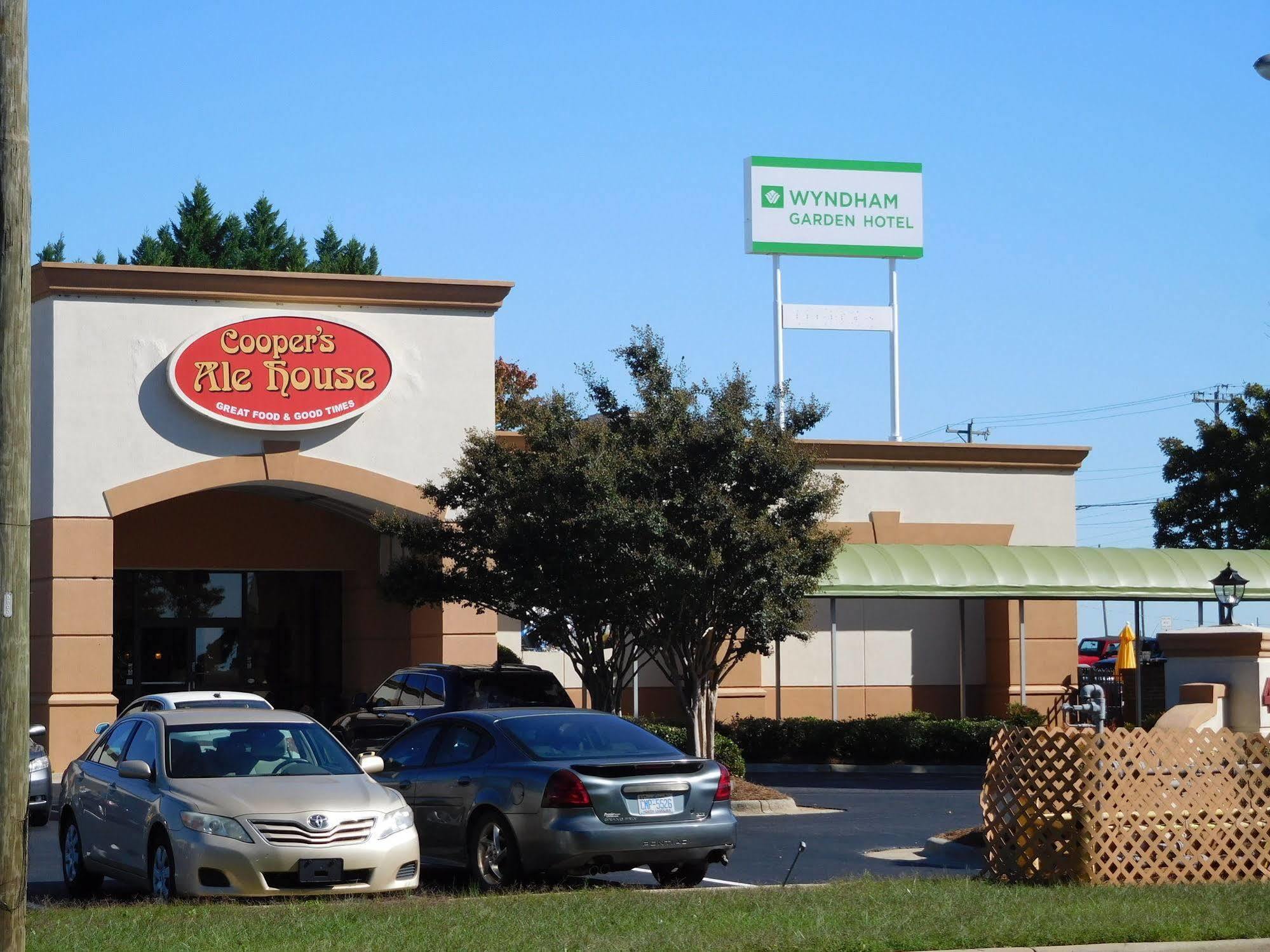 Wyndham Garden Greensboro Exterior foto