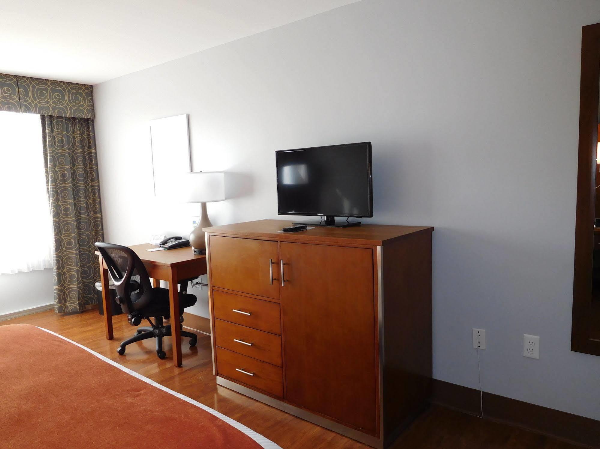 Wyndham Garden Greensboro Exterior foto